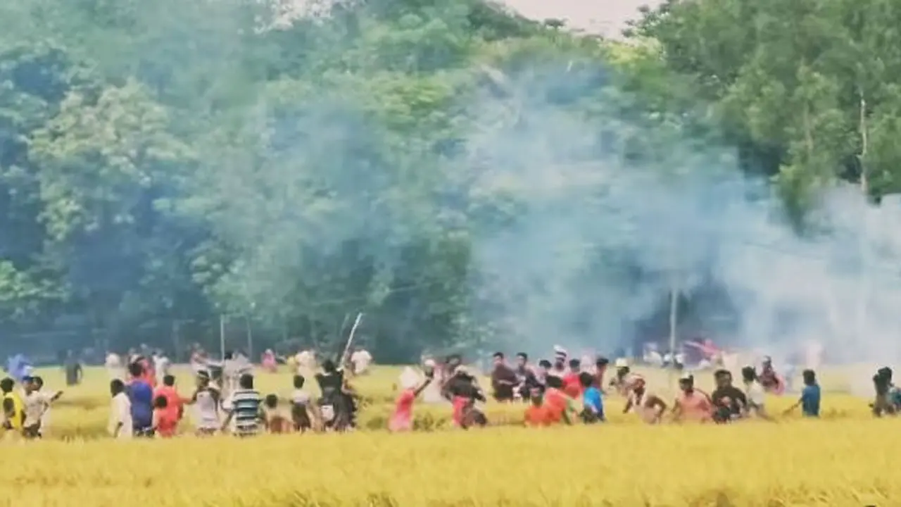 কিশোরগঞ্জে দুই গ্রামবাসীর মধ্যে ভয়াবহ টেঁটাযুদ্ধ, আহত ১৫