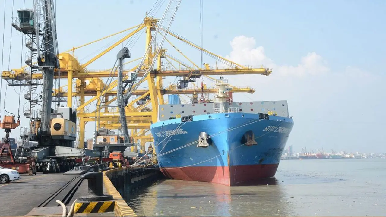 ঘূর্ণিঝড় রেমাল : বন্দরে সর্বোচ্চ অ্যালার্ট-৪ জারি