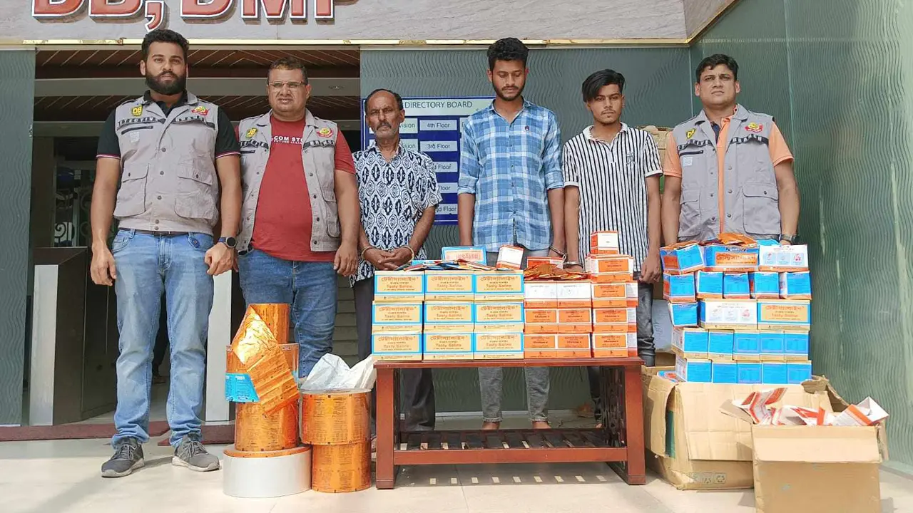 লবণ-চিনিতে নকল প্যাকেটে ওরস্যালাইন বানাচ্ছিলেন তারা