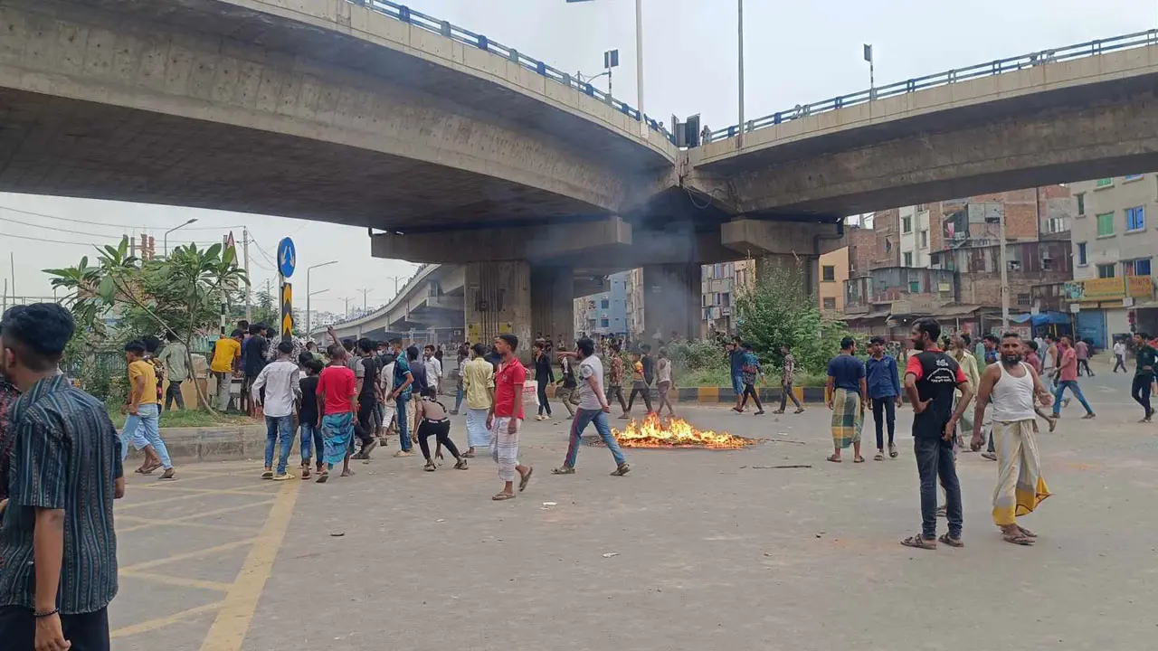 অটোরিকশাচালকদের তাণ্ডব : তিন মামলায় গ্রেপ্তার ৪২ জন কারাগারে