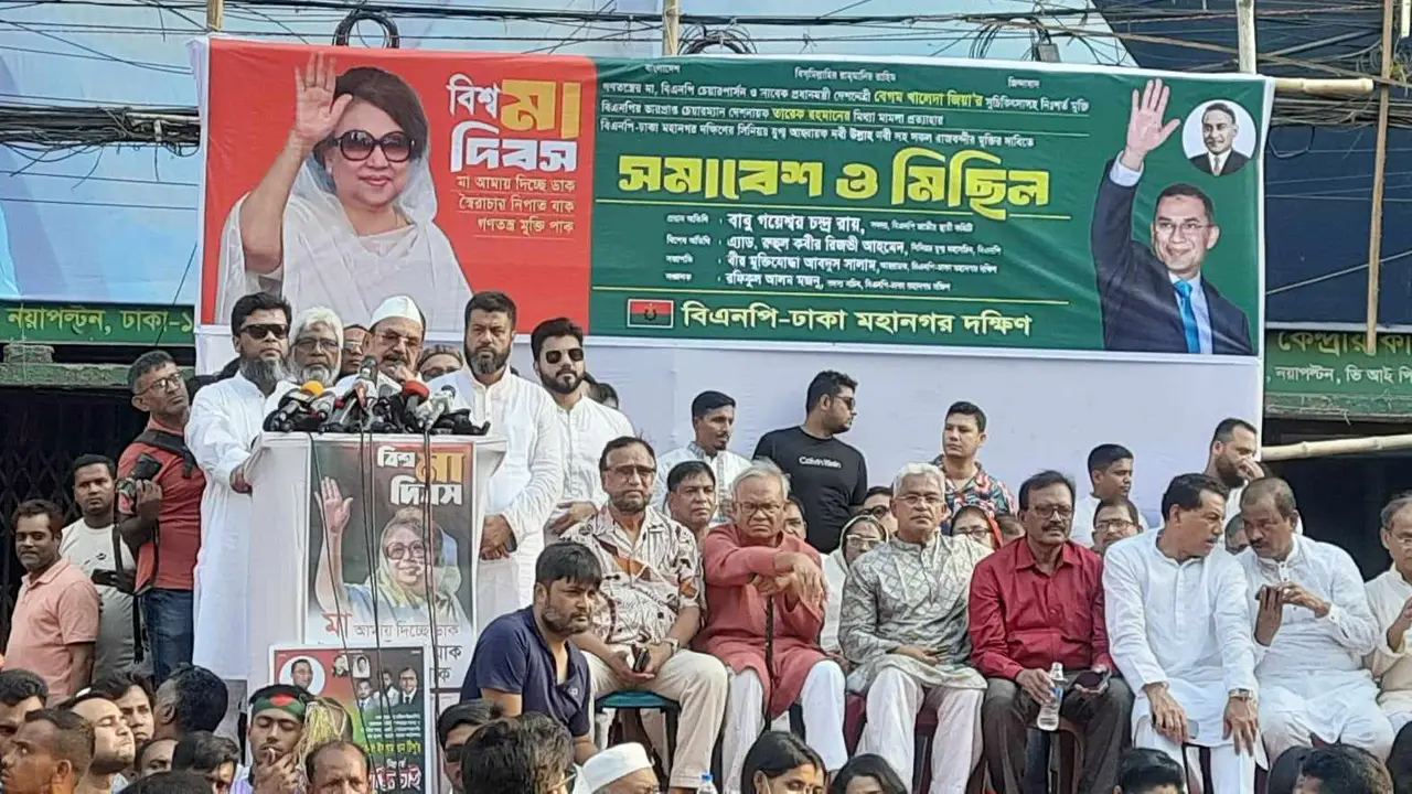 বিএনপির কন্ট্রোল খালেদা জিয়ার হাতে, আ. লীগের কোথায় : গয়েশ্বর