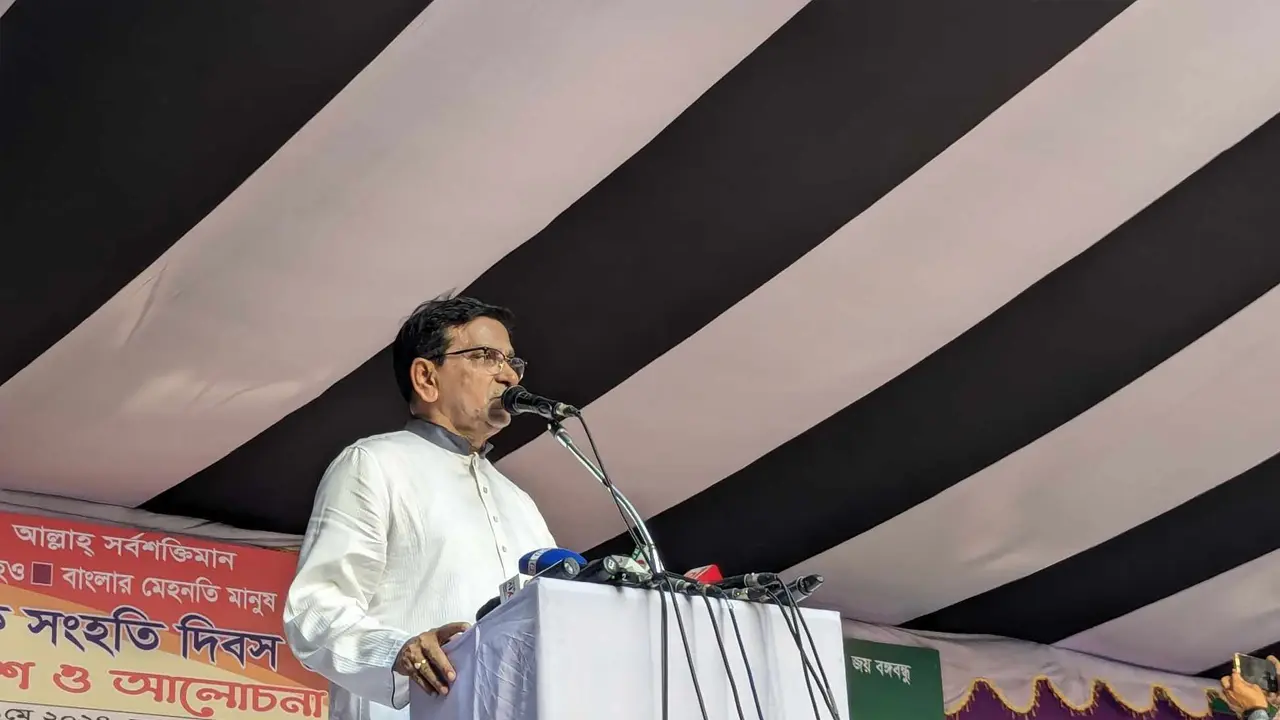 সরকারের সব উন্নয়ন অগ্রগতি শ্রমিকদের মাধ্যমেই হচ্ছে : হানিফ