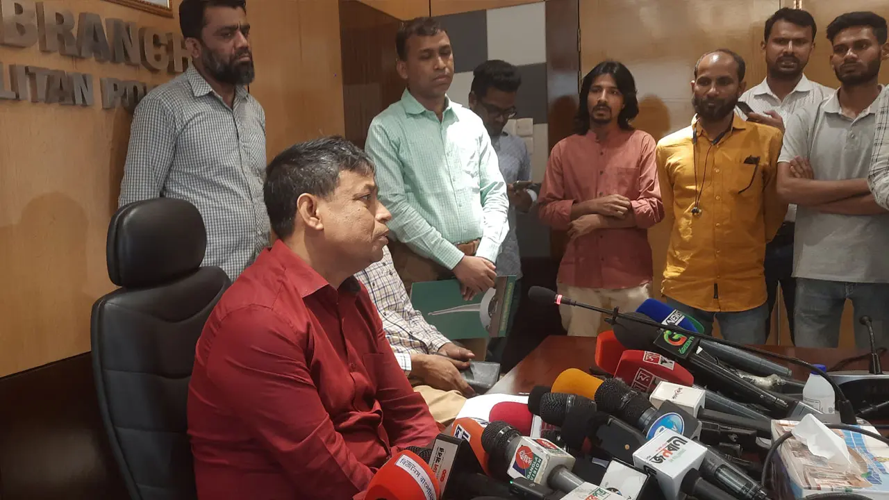 টাকার জন্য ৯০০ লাশ দাফনের কথা প্রচার করেছে মিল্টন : ডিবিপ্রধান