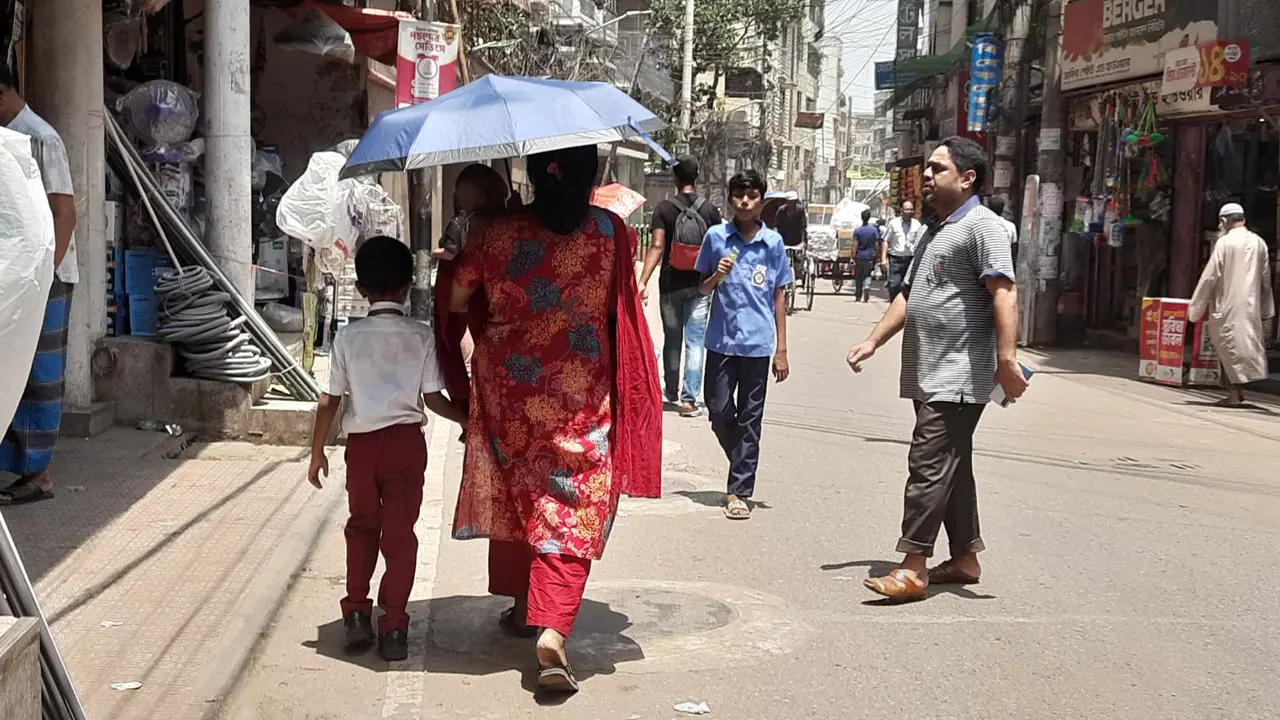তাপজনিত স্বাস্থ্যঝুঁকি এড়াতে আসছে জাতীয় নির্দেশিকা