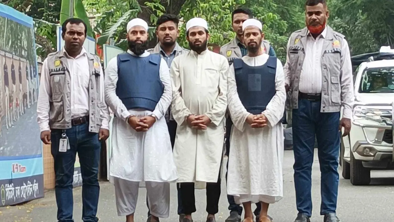 ইন্স্যুরেন্স কোম্পানির চাকরির আড়ালে জঙ্গি সংগঠনের রিক্রুটার
