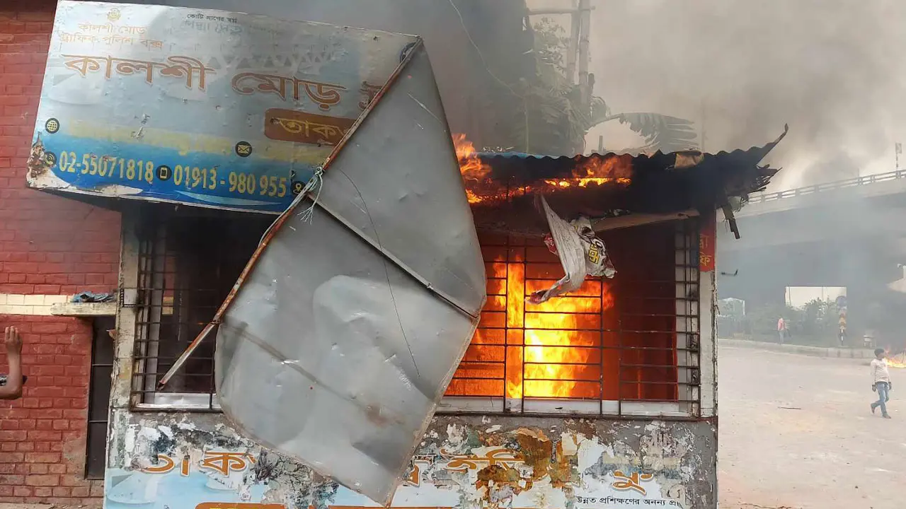 অটোরিকশা চালকদের তাণ্ডবের ঘটনায় ৪ মামলা, আসামি প্রায় ২৫০০