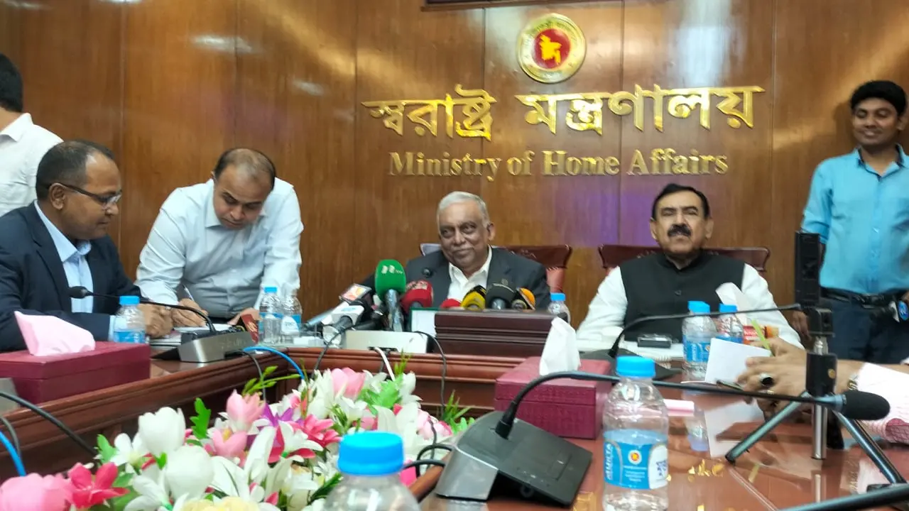 ঈদে গাড়ি ভাড়া বাড়ানো হবে না : স্বরাষ্ট্রমন্ত্রী