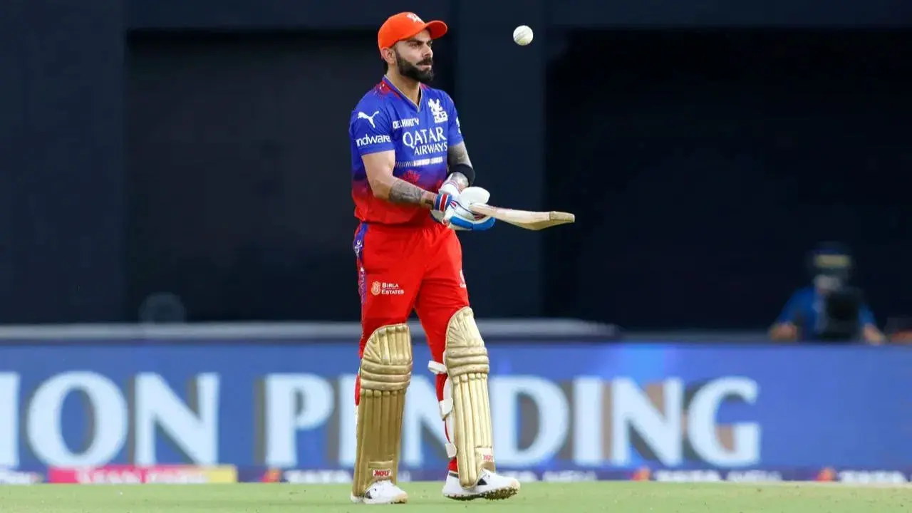 ফাইনাল না খেলেও আইপিএলে রেকর্ড কোহলির 