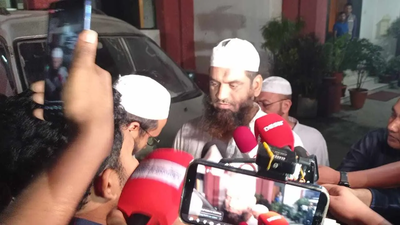 ডিবি কার্যালয় থেকে বের হয়ে যা বললেন মামুনুল হক