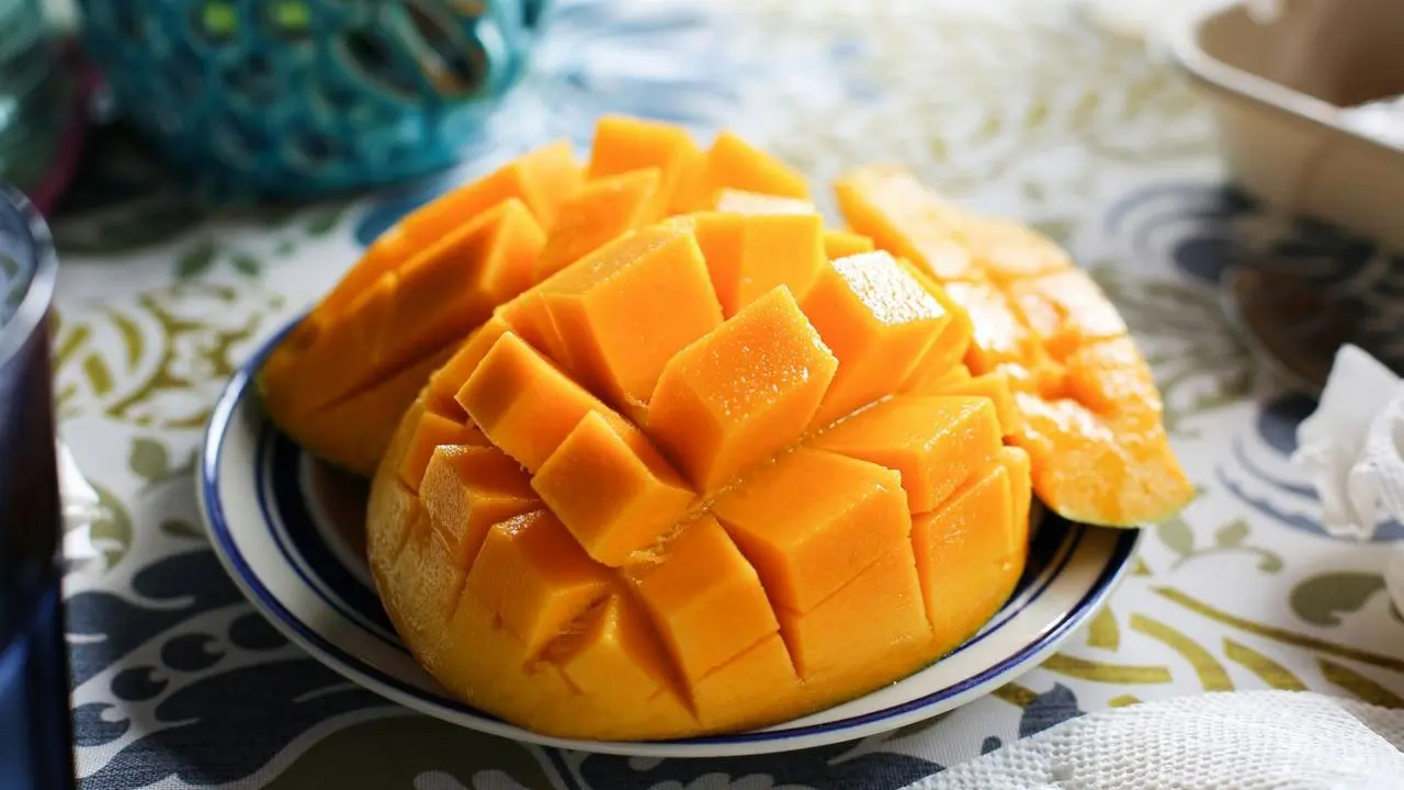 আম খাওয়া কতটা স্বাস্থ্যকর?