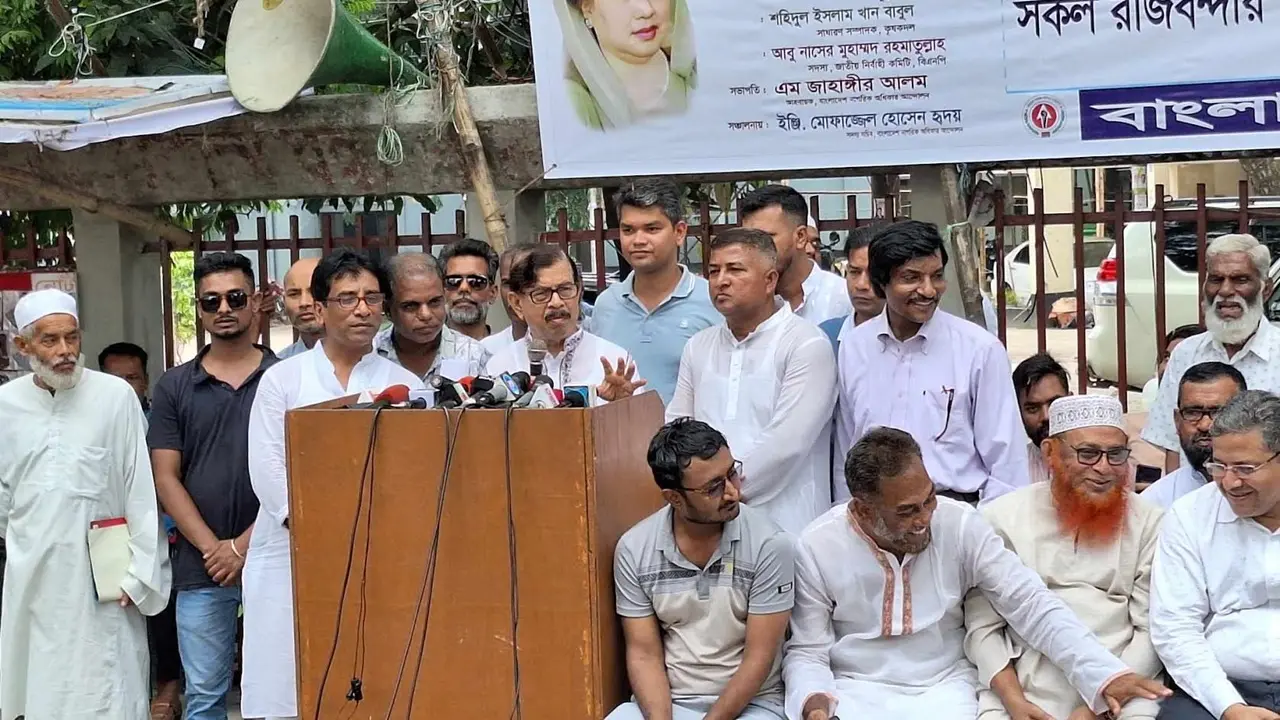 গরম কমলে বড় আন্দোলনে নামব, বললেন মান্না