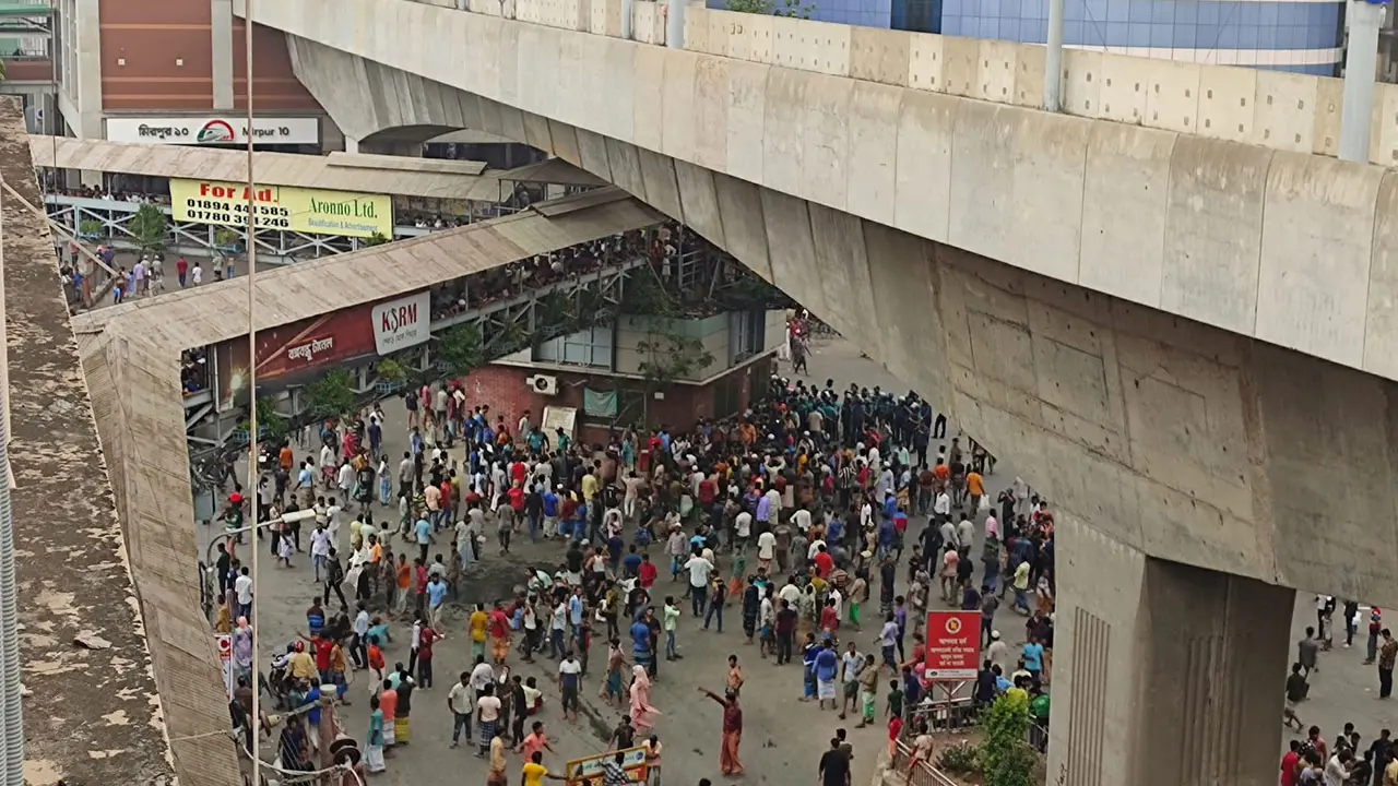 লোন নিয়ে রিকশা কিনছি, এখন কিস্তি দেবো কি করে