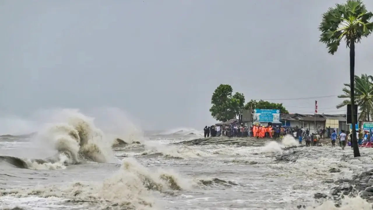 রেমালের আঘাতের দিনে কেমন থাকবে আবহাওয়া?