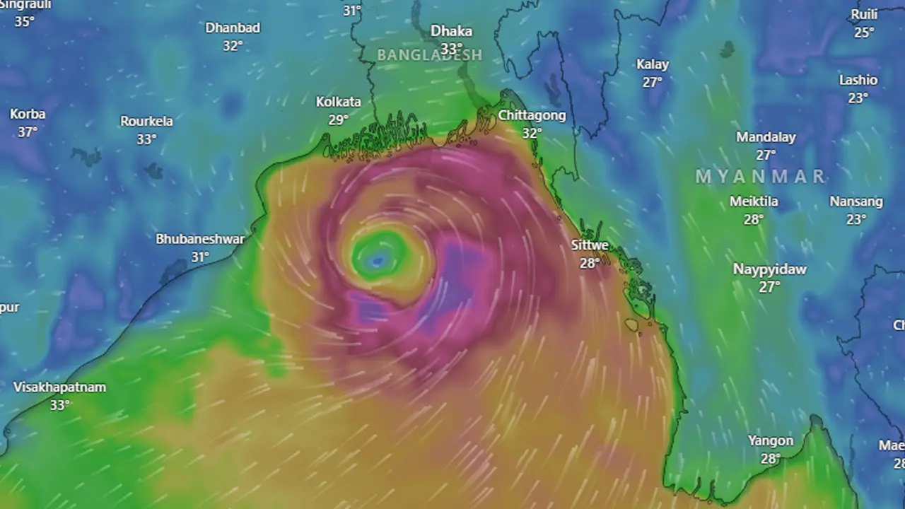 উপকূলের আরও কাছে ‘রেমাল’, দেশজুড়ে অতি ভারী বৃষ্টির আভাস
