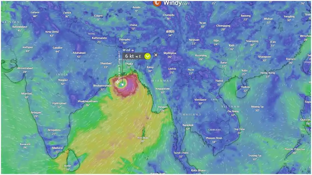 ফুঁসছে ঘূর্ণিঝড় রেমাল, গতিবিধি দেখুন লাইভ