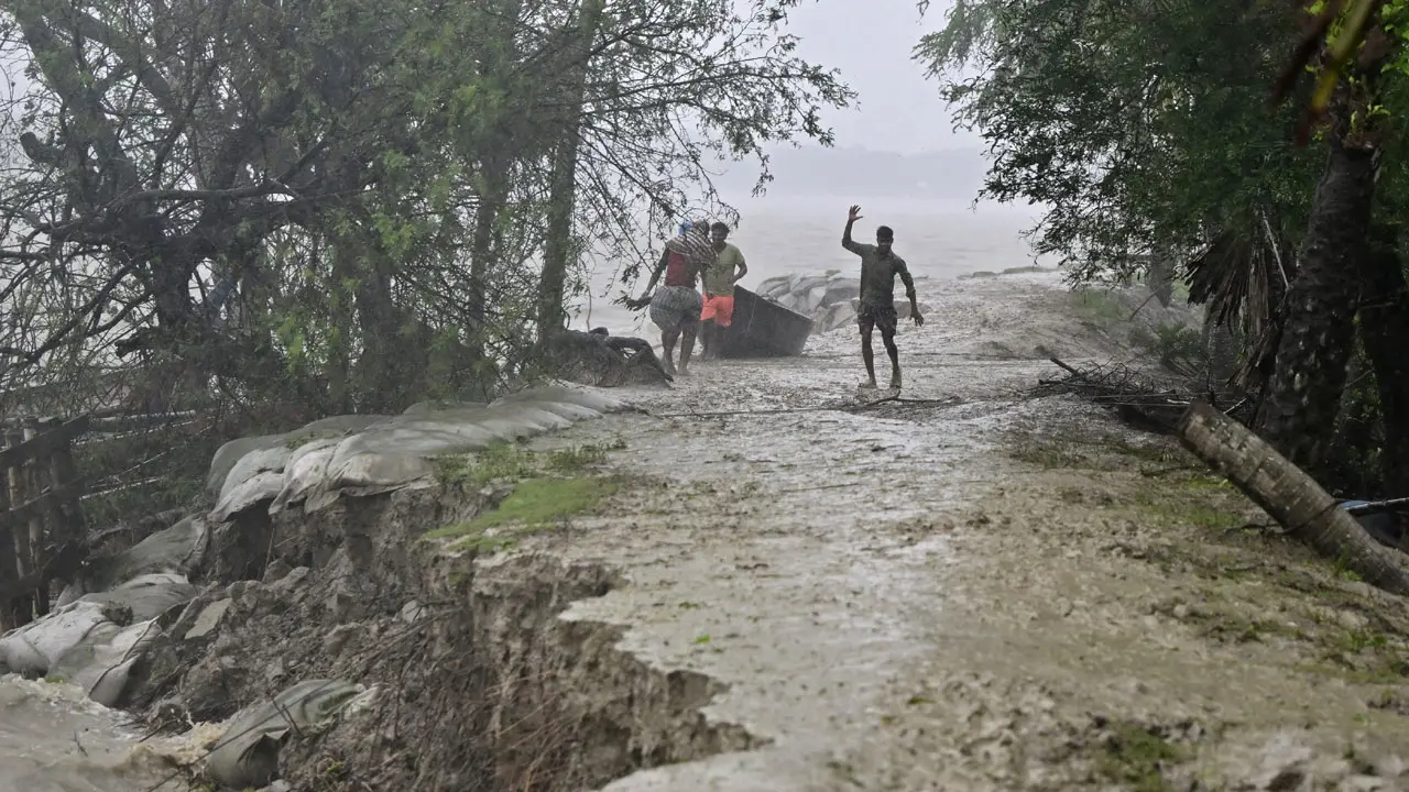 ২ কোটি ৭০ লাখ গ্রাহকের ঘরে বিদ্যুৎ নেই