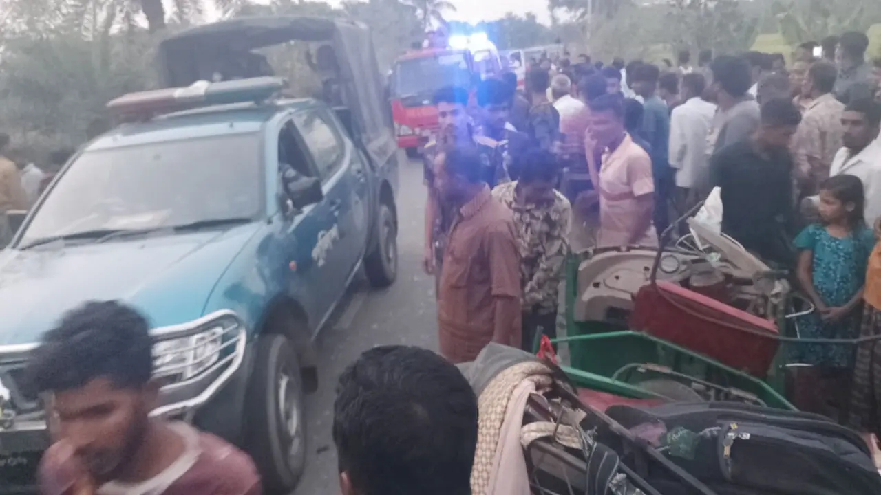 জয়পুরহাটে সিএনজি-ট্রাক্টরের মুখোমুখি সংঘর্ষ, নিহত ২