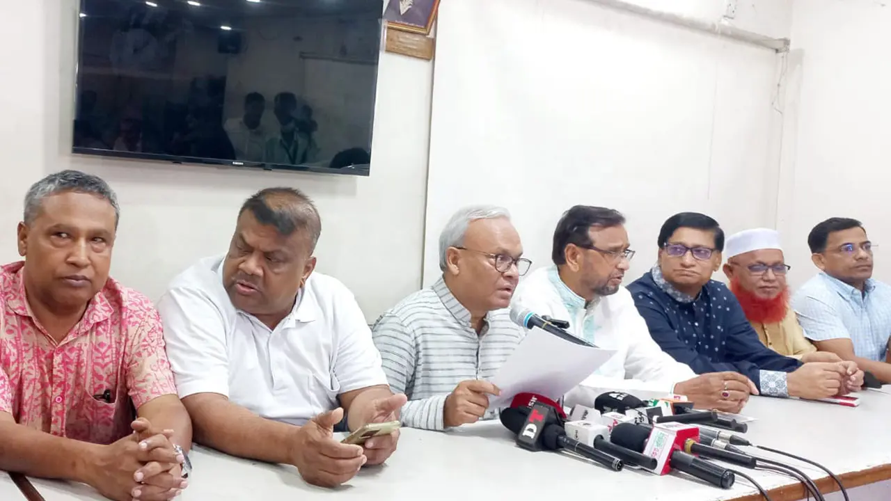 আ.লীগ এমনই ‘ওয়াশিং মেশিন’ যার ভেতর ঢুকলে লুটেরা সাফসুতরো হয়ে যায়
