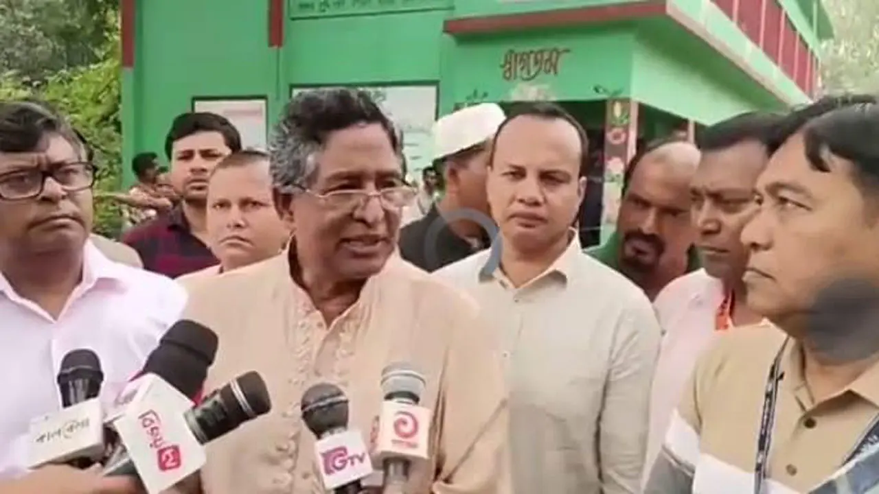 দুই ভাইয়ের কা‌কে ভোট দি‌লেন সা‌বেক মন্ত্রী আব্দুর রাজ্জাক?