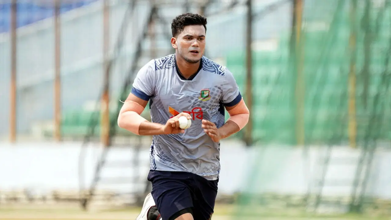 দুপুরে বিশ্বকাপের দল ঘোষণা, থাকছেন তাসকিন 