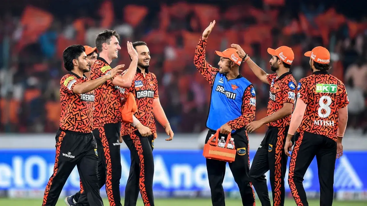 খেলা না হওয়ায় প্লে অফে হায়দরাবাদ