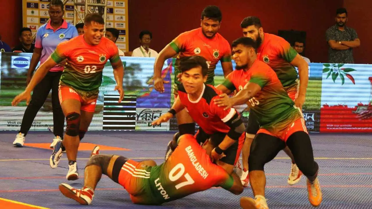 হ্যাটট্রিক জয়ে সেমির পথে বাংলাদেশ
