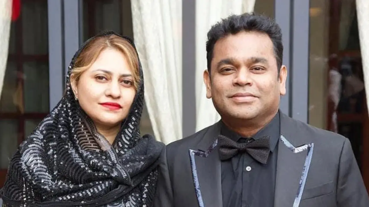 ডিভোর্স ভুলে এক হচ্ছেন সায়রা-রহমান? 