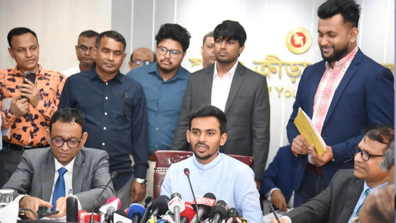 ক্রীড়া উপদেষ্টার ১০০ দিন : জনগণের ওপর ছাড়লেন মূল্যায়নের ভার