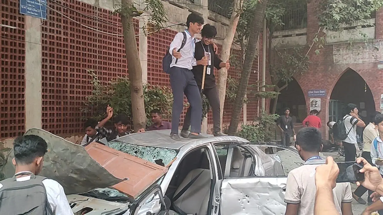 কবি নজরুল ও সোহরাওয়ার্দী কলেজে ভাঙচুরের নেপথ্যে কী?