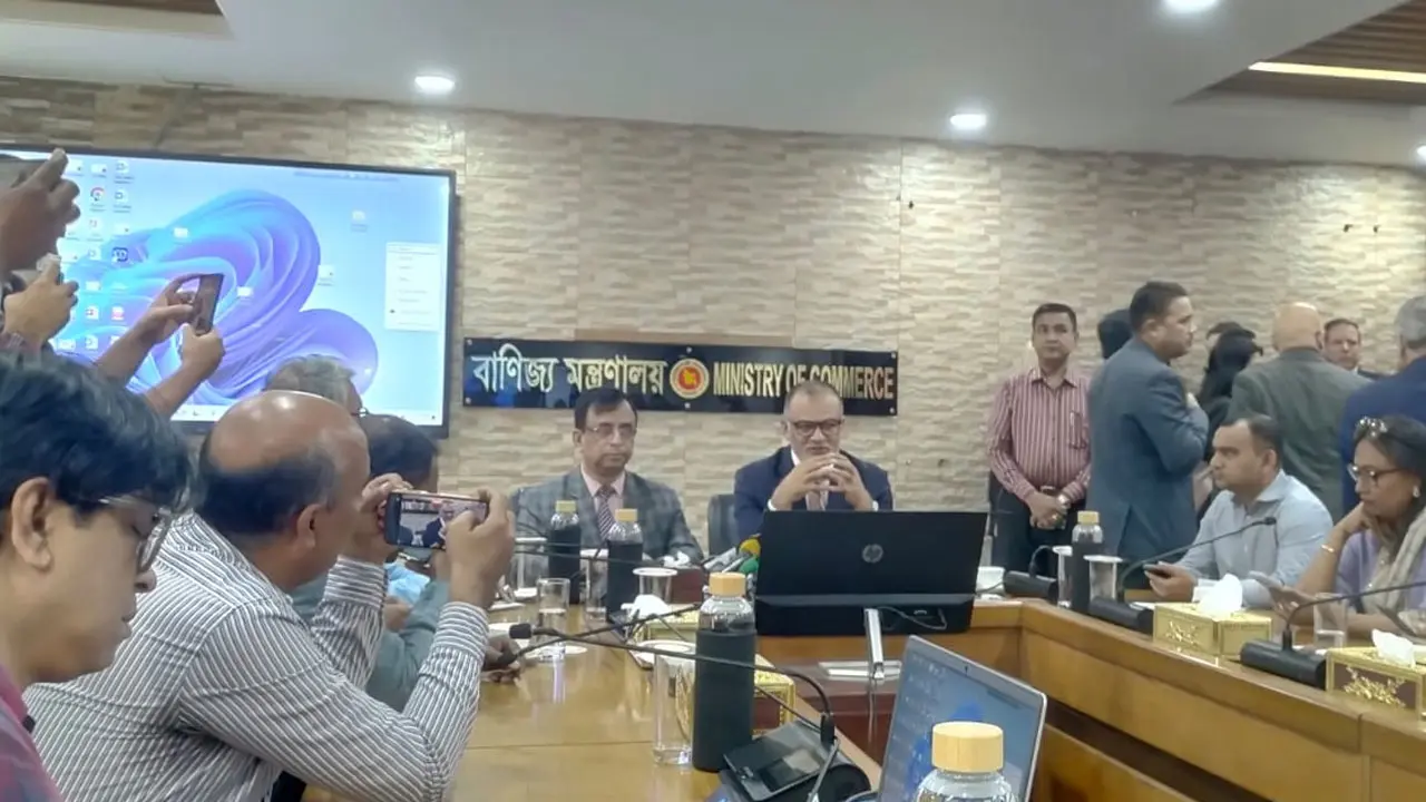 জিএসপি সুবিধা ফিরে পেতে সঠিক পথে রয়েছে সরকার : বাণিজ্য উপদেষ্টা
