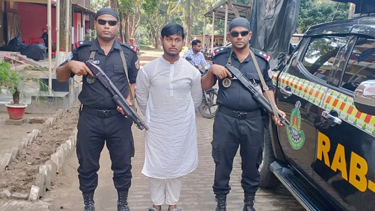 মাকে হত্যা করে ডিপ ফ্রিজে রাখেন ছেলে, সাজান ডাকাতির নাটক