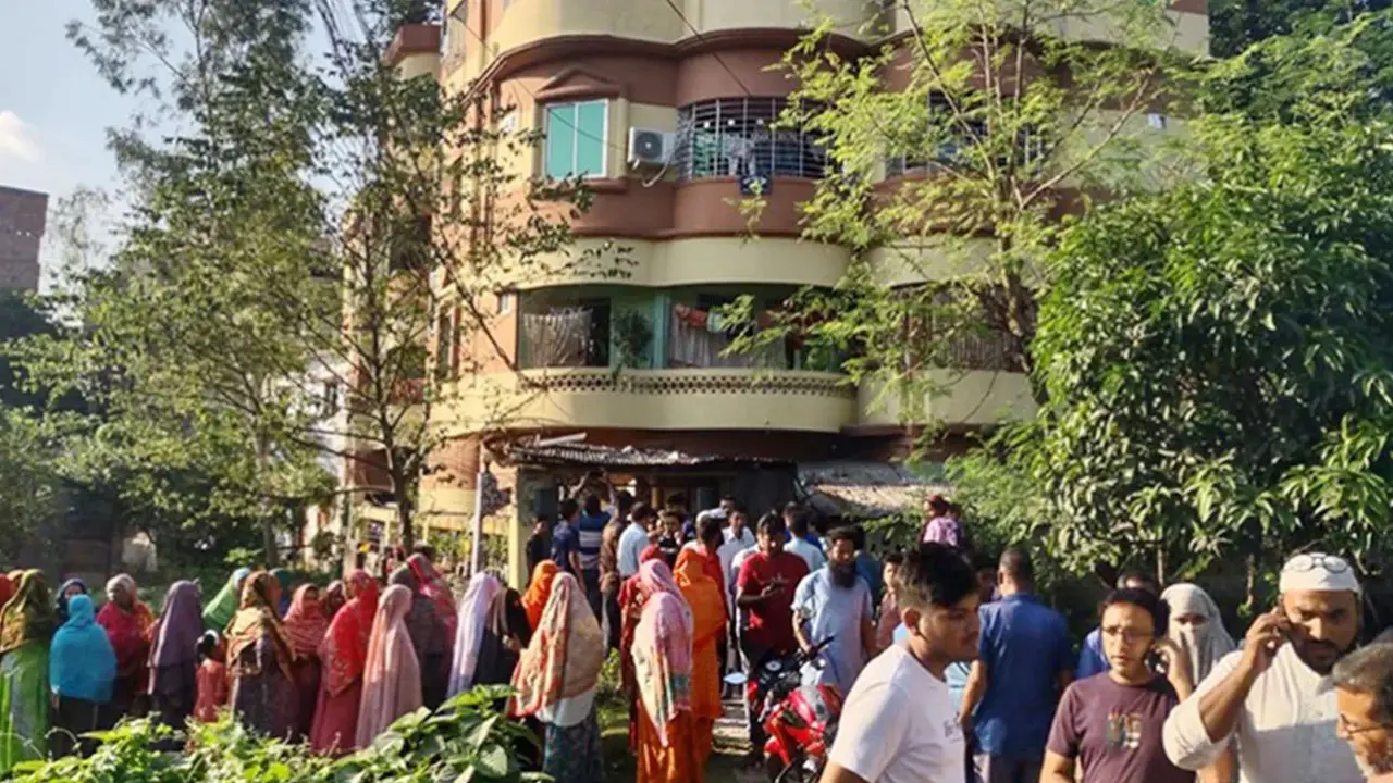 ডিপ ফ্রিজ থেকে গৃহবধূর হাত-পা বাঁধা মরদেহ উদ্ধার