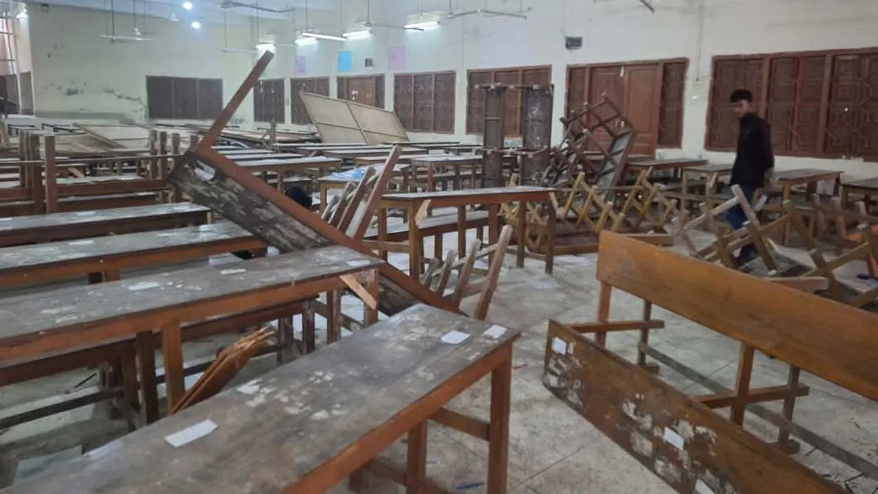 সোহরাওয়ার্দী-নজরুল কলেজে ভাঙচুর,পরীক্ষা দিতে পারেননি শিক্ষার্থীরা