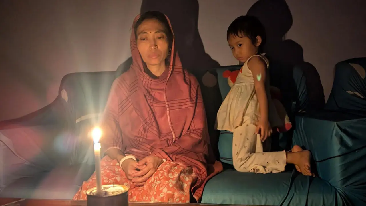 স্ত্রীকে বাড়ি ছাড়া করতে পানি-বিদ্যুৎ বিচ্ছিন্ন করলেন স্বামী