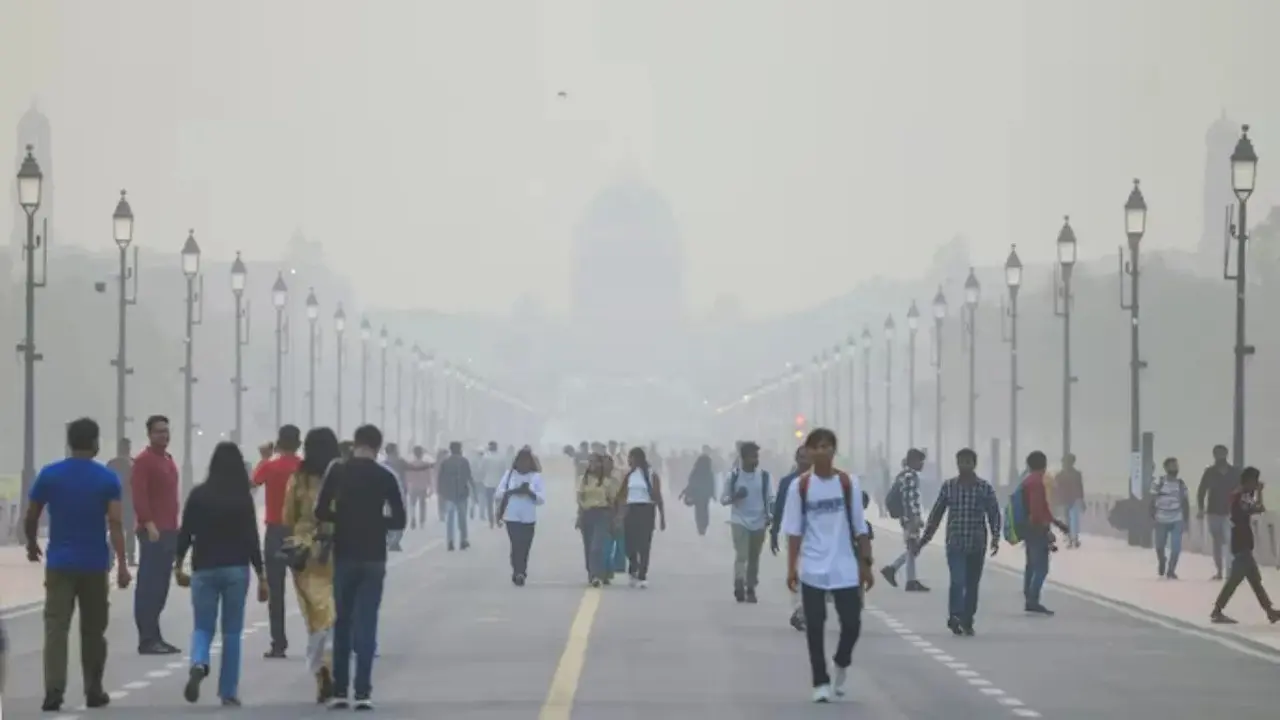 দিল্লিতে ভয়াবহ দূষণ : নির্মাণ কাজ বন্ধ, বাস চলাচলে বিধিনিষেধ আরোপ