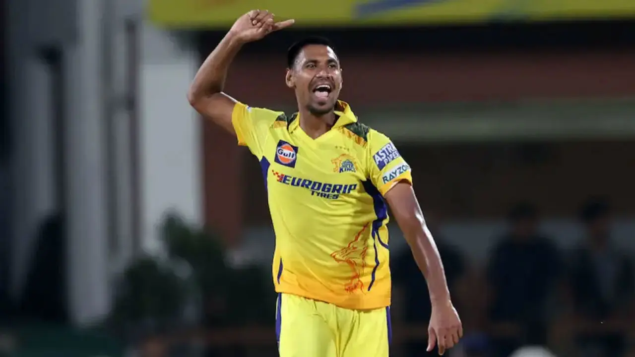 পেসারদের হারাচ্ছে চেন্নাই, মুস্তাফিজে আশা