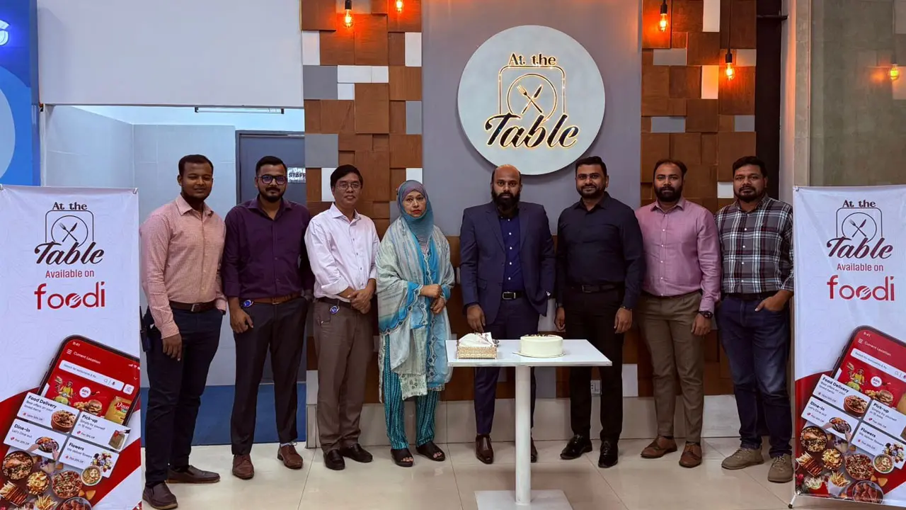 ফুডি ও অ্যাট দ্য টেবিলের মধ্যে পার্টনারশিপ চুক্তি স্বাক্ষর