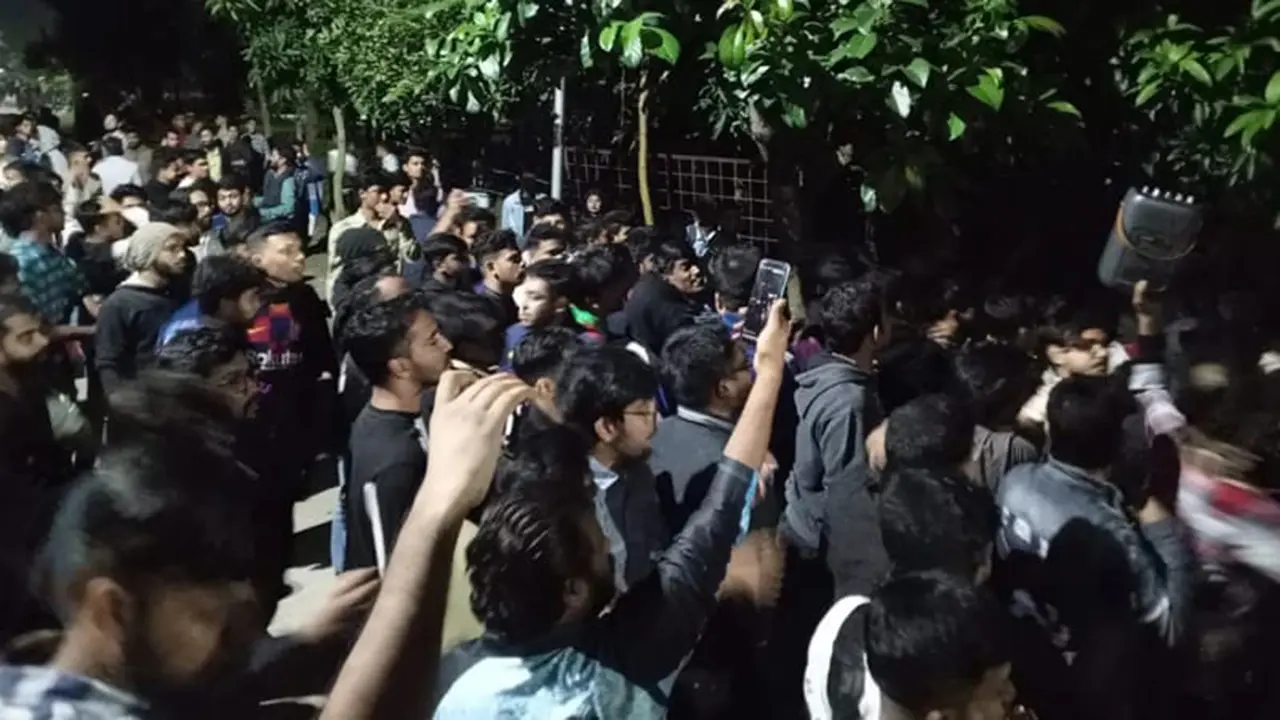 প্রক্টর নিয়োগ নিয়ে লঙ্কাকাণ্ড, সংঘর্ষে সাবেক প্রক্টরসহ আহত ১৫