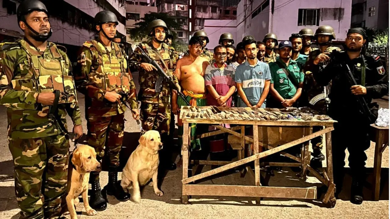 হাজারীবাগে যৌথবাহিনীর অভিযানে গ্রেপ্তার ১৫