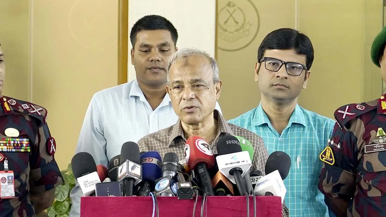 আইনশৃঙ্খলা রক্ষায় আমরা সফল : স্বরাষ্ট্র উপদেষ্টা