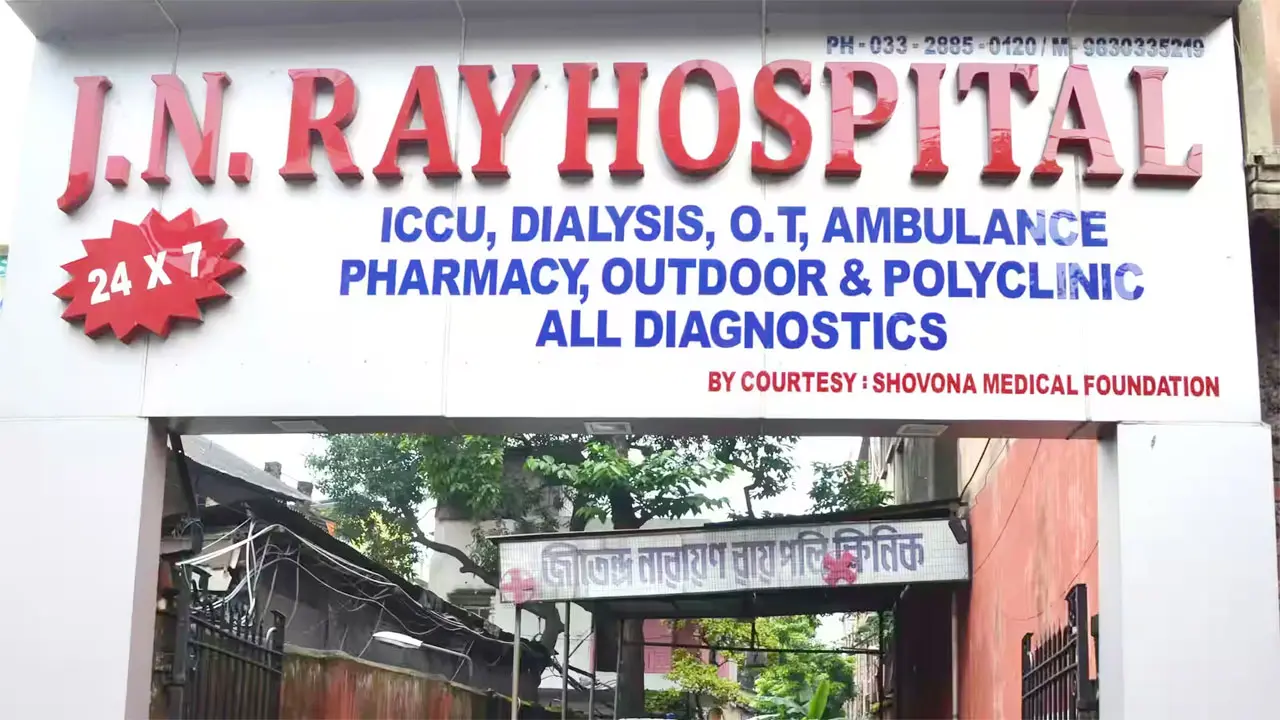 বাংলাদেশের রোগীদের চিকিৎসা না দেওয়ার ঘোষণা কলকাতার হাসপাতালের