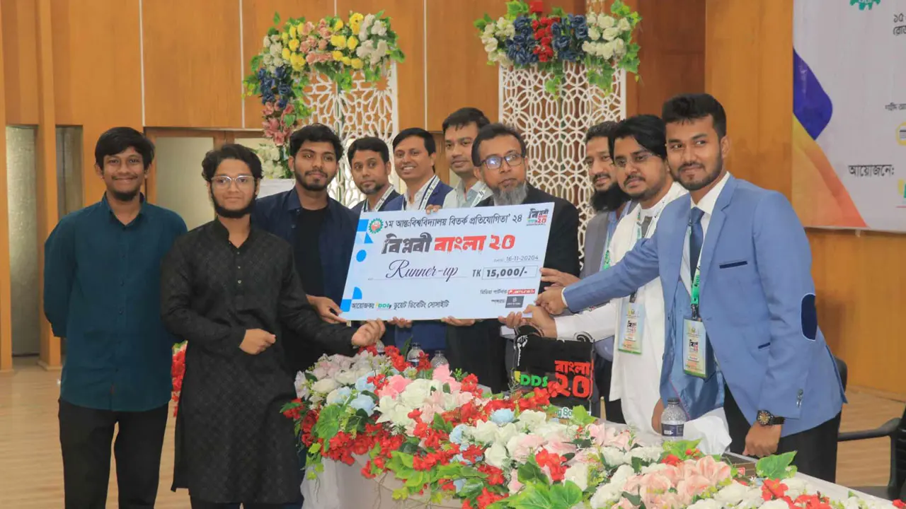 ডুয়েট বিতর্কে রানার আপ জবি