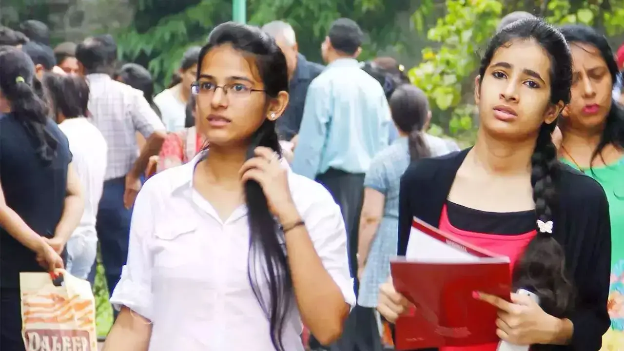 এসএসসি পাসেই ইন্টার্ন নিচ্ছে বিমান বাংলাদেশ