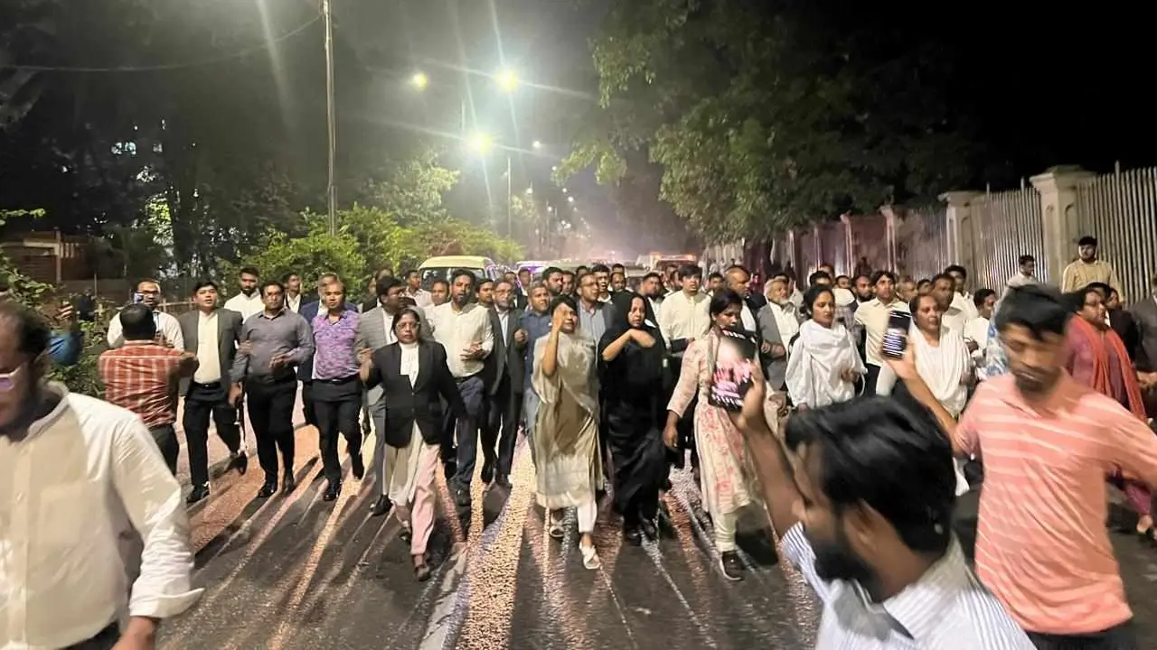 চট্টগ্রামে আইনজীবী হত্যার প্রতিবাদে সুপ্রিম কোর্টে বিক্ষোভ