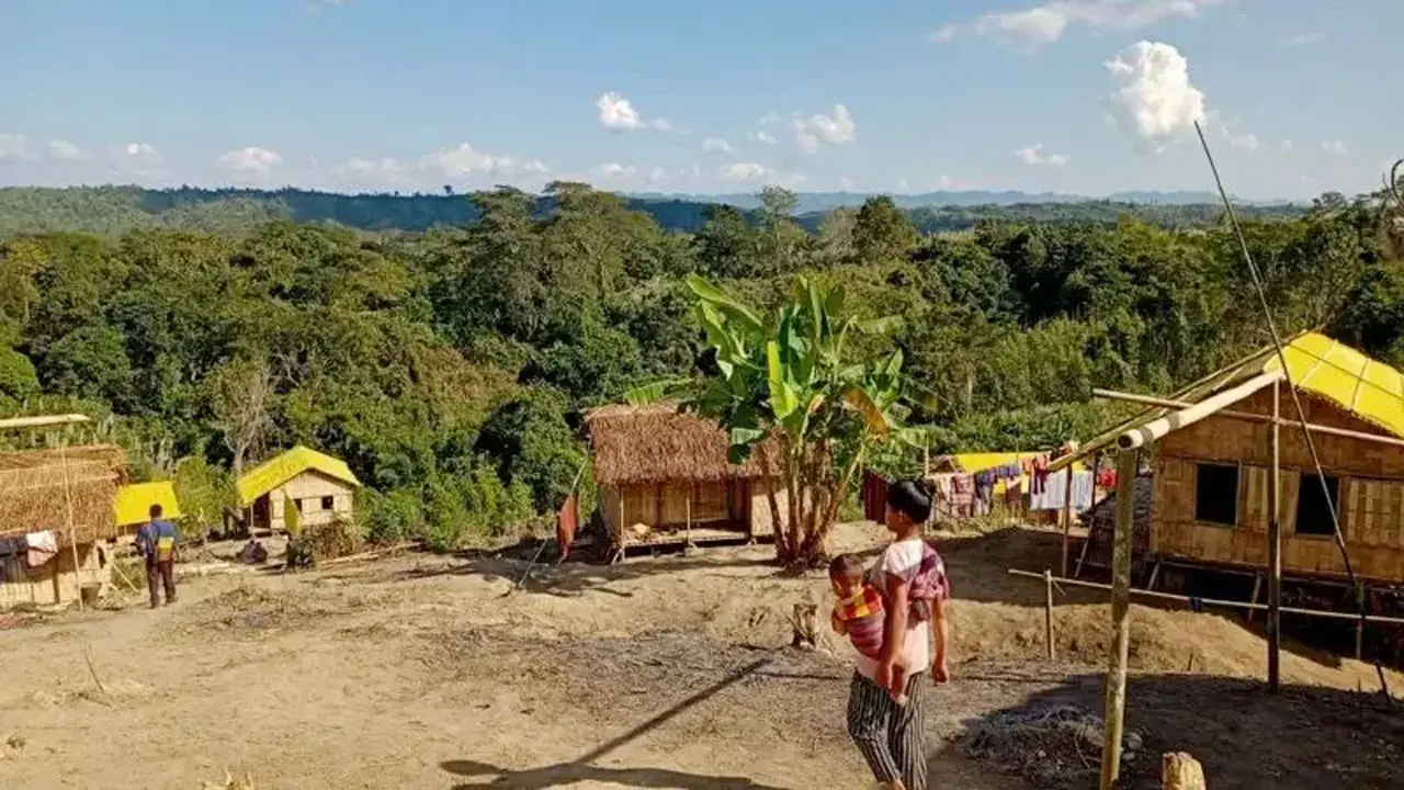 বাংলাদেশ ও মিয়ানমারের শরণার্থীদের স্থানান্তর চায় মিজোরাম সরকার