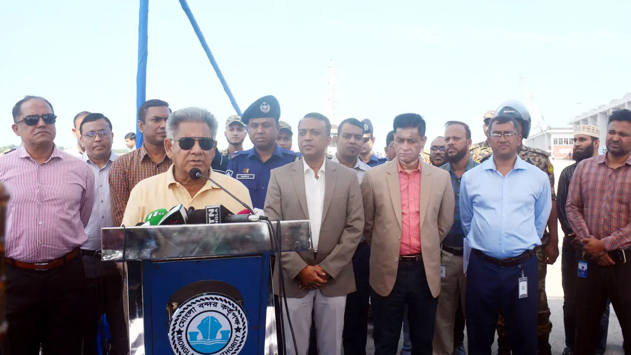 মোংলা বন্দরের উন্নয়ন দৃশ্যমান নয় : নৌপরিবহন উপদেষ্টা