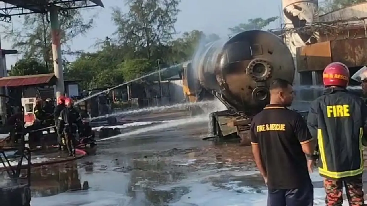গ্যাস লিকেজ থেকে আগুন লাগে ফিলিং স্টেশনে, ৩ সদস্যের তদন্ত কমিটি