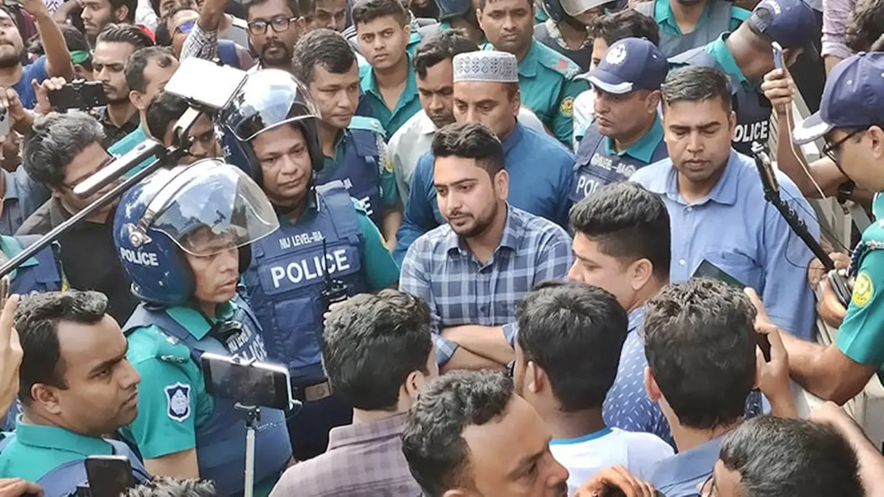 নাহিদ নয়, দুর্নীতিবাজদের বিরুদ্ধে স্লোগান দিয়েছিল শিক্ষার্থীরা