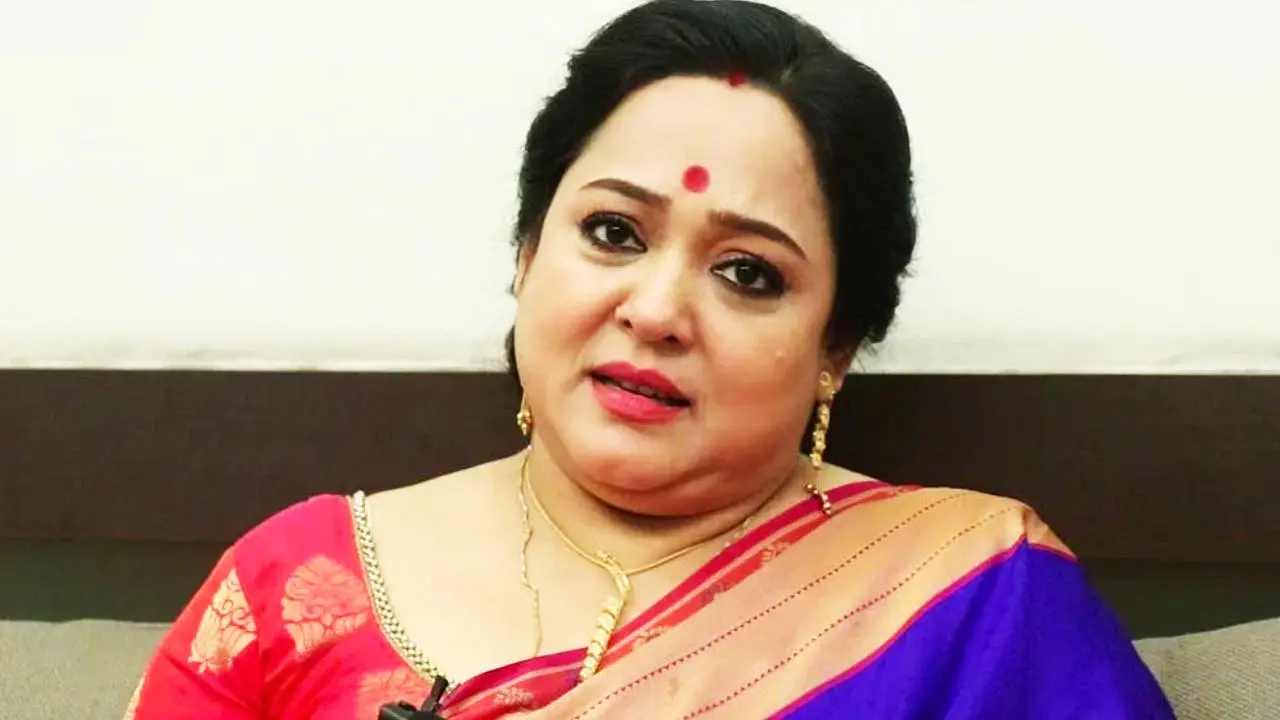 ইনস্টাগ্রাম না থাকলে কাজ থেকে বাদ দেওয়া হয় : অপরাজিতা