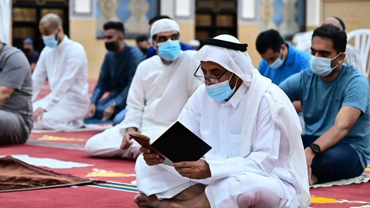 জায়নামাজ বিছিয়ে নামাজের জায়গা নির্ধারণ করে রাখা যাবে?